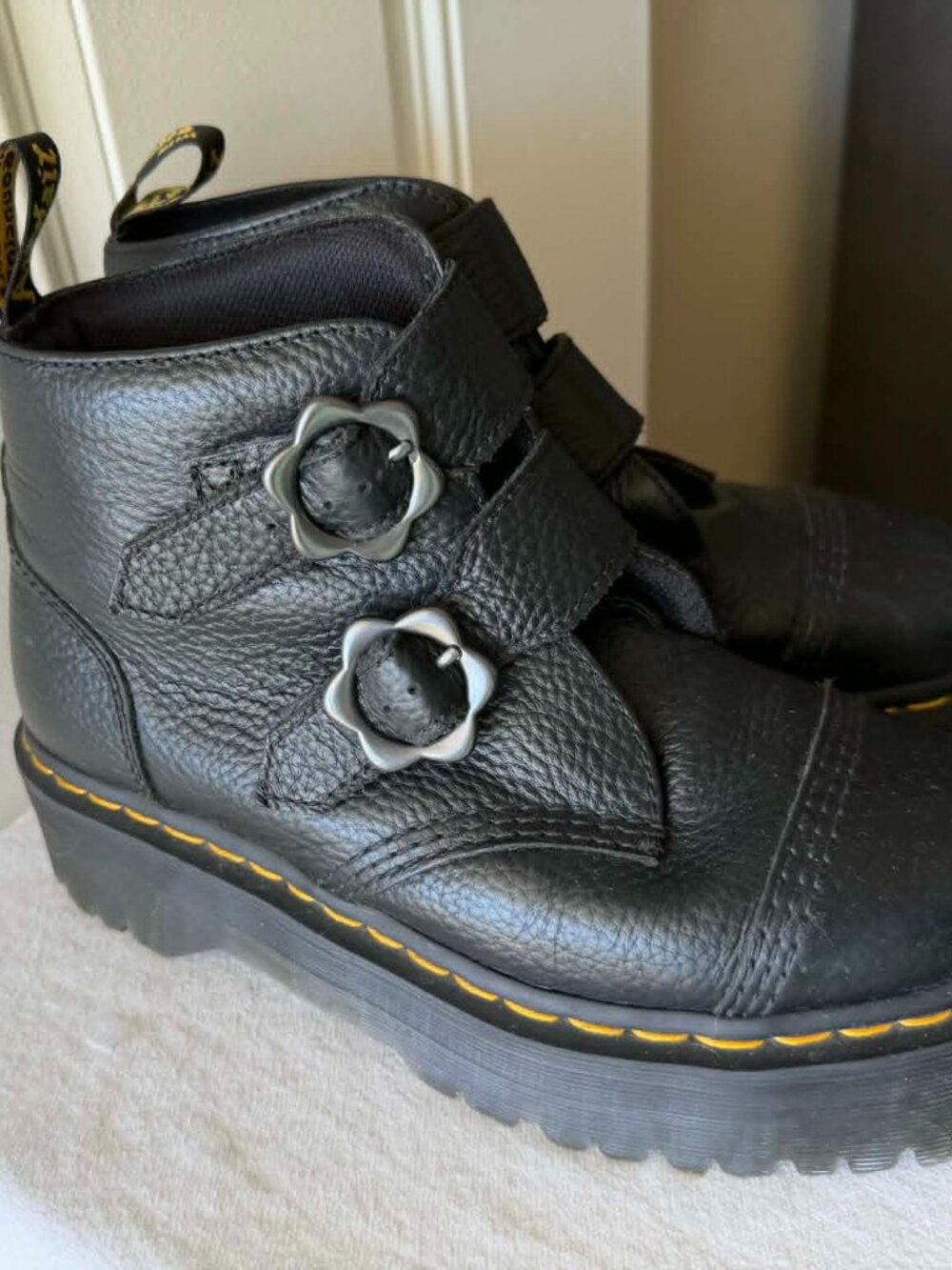 DR MARTENS Devon Flower Black Leather Women's Platform Boots SZ US 7/EU 38
